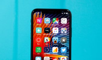 Lenovo Unveils Z5 With Almost Bezel-Less Display Lenovo Z5 screen