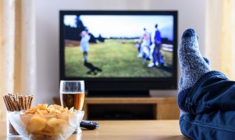 Face Off: Decoder vs Online Streaming – Which is Better? TV watching